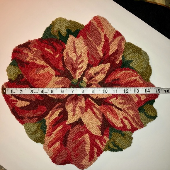 NWT Red Poinsettia 123 Creations C675-15rd 100% Wool Hand Hooked Chair Pad - Picture 6 of 11